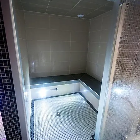 Mon Cocoon Bed & Breakfast 4*